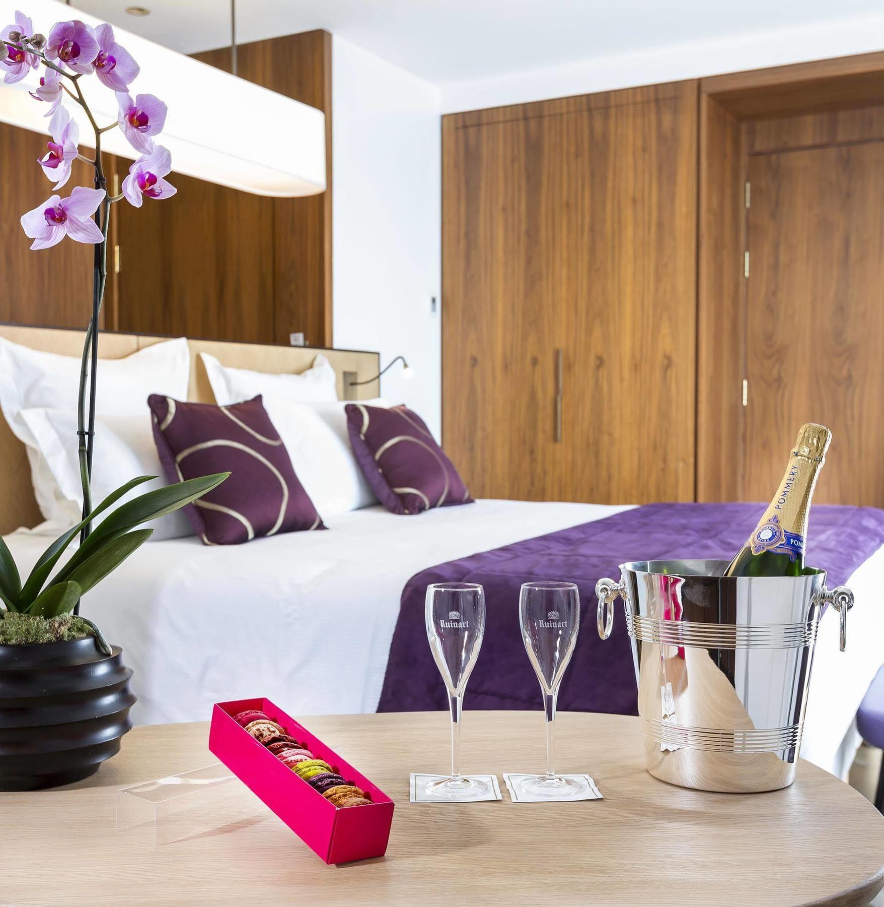 Hotel Du Jura Париж Экстерьер фото